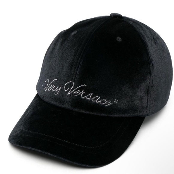 NEW VERSACE Rhinestone Logo Velvet
Cap with dust bag - Picture 1 of 4